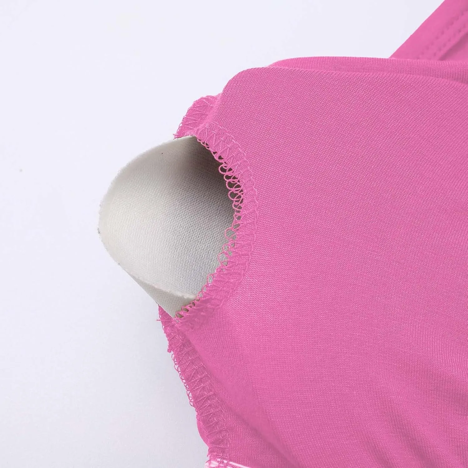 Women Tank Tops with Built in Bras Spaghetti Strap Camisole Layer Undershirt 2025 New Casual Workout Yoga Vest
