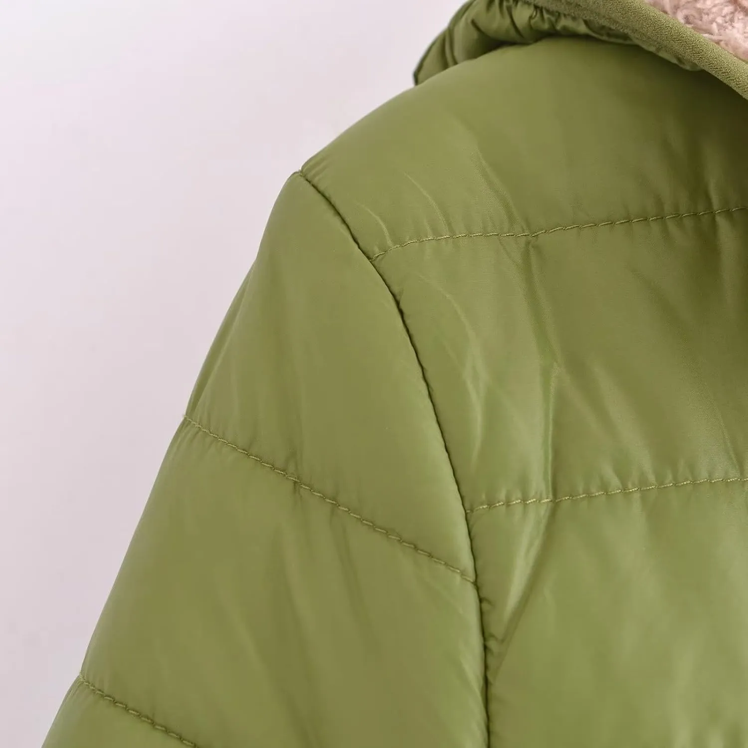 Women's Quilted Winter Coats Winter Short Hooded Warm Padded Fleece Lined Puffer Jackets Down Jackets with Pockets