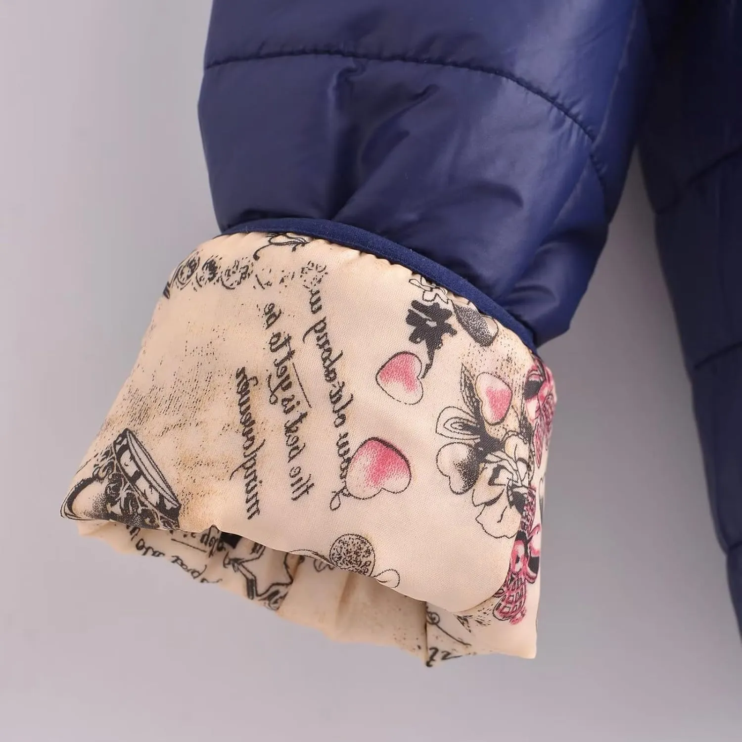 Women's Quilted Winter Coats Winter Short Hooded Warm Padded Fleece Lined Puffer Jackets Down Jackets with Pockets